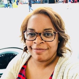 Meet your Posher, Valeisha
